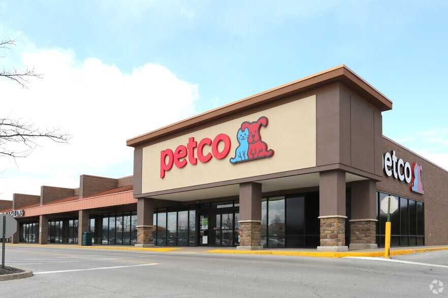 More Photos Of 12501 Shelbyville Rd, Louisville Unknown For Lease