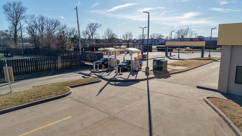 More Photos Of 3825 W Maple St, Wichita Carwash For Sale
