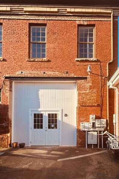 More Photos Of 11 School St, Watkinsville Office For Lease