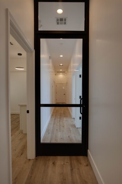 More Photos Of 3431 Cherry Ave, Long Beach Loft Creative Space For Lease