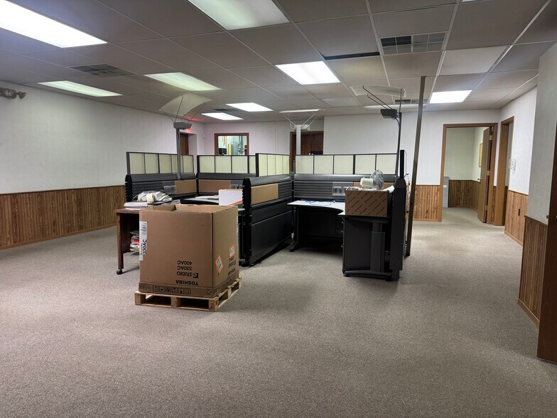 More Photos Of 1406 N 25th St, Sheboygan Warehouse For Lease