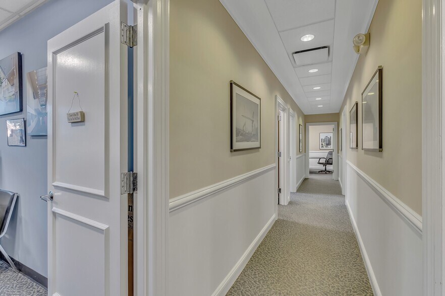 More Photos Of 22 Colt Ct, Ronkonkoma Warehouse For Sale