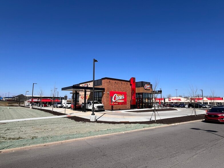More Photos Of 701 E Coliseum Blvd, Fort Wayne Fast Food For Sale