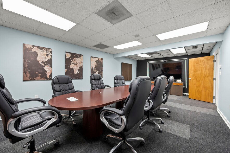 More Photos Of 808-810 W Main St, Jamestown Auto Repair For Sale