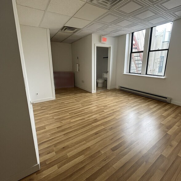 More Photos Of 307 Wall St, Kingston Loft Creative Space For Lease