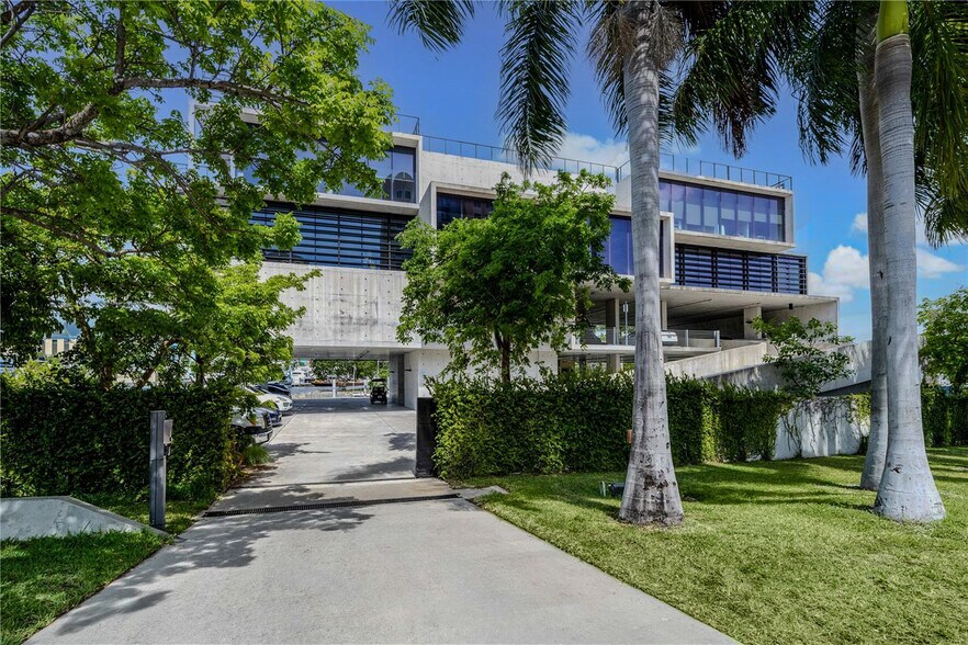 More Photos Of 528 NW 7th Ave, Miami Loft Creative Space For Sale