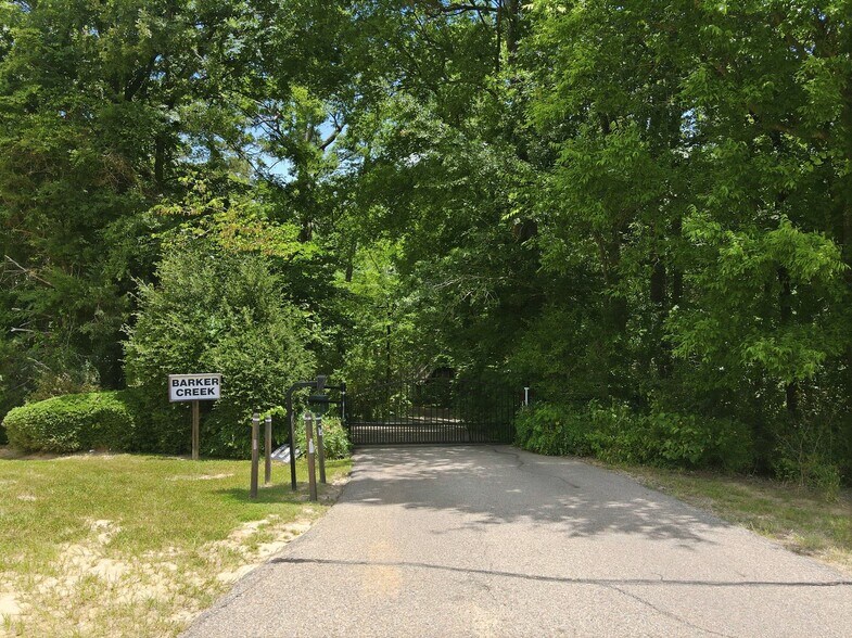 Primary Photo Of 108 E Barker Creek Dr, Scroggins Specialty For Sale