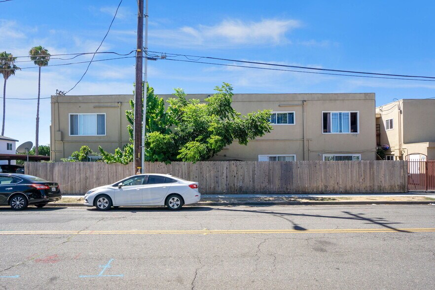 More Photos Of 511 E Washington Ave, Santa Ana Apartments For Sale