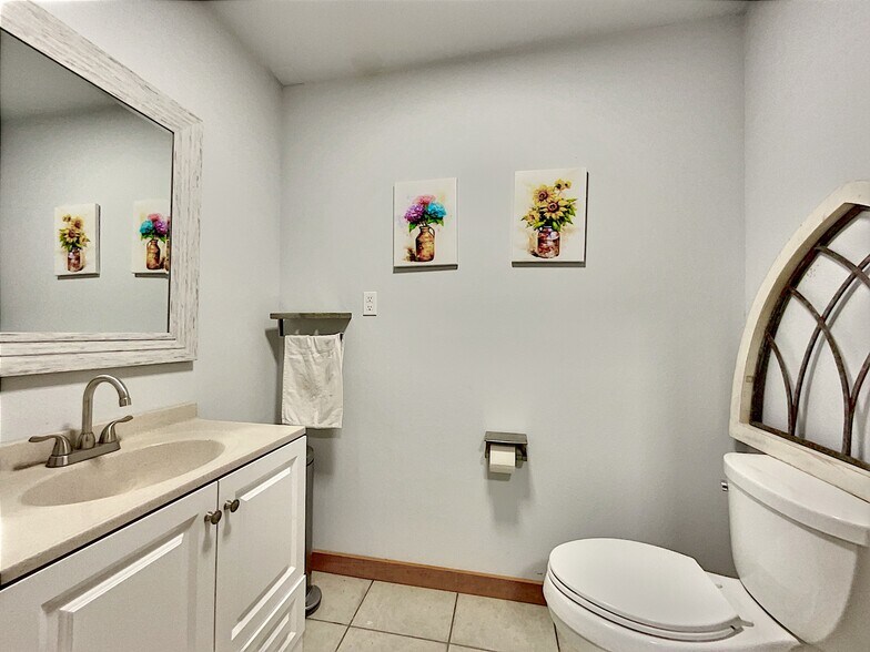 More Photos Of 201 Houston St, George West Warehouse For Lease