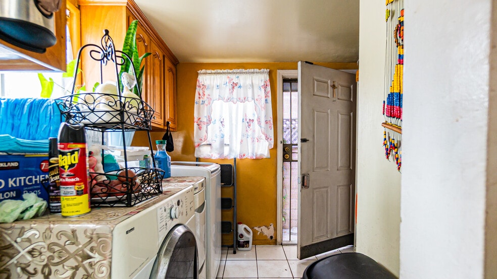 More Photos Of 4656 Floral Dr, Los Angeles Industrial For Sale