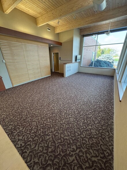 More Photos Of 1239 E 4th Street Rd, Seymour Office For Lease