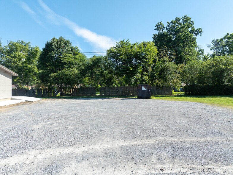 More Photos Of 8123 E Lamar Alexander Pky, Townsend Restaurant For Sale