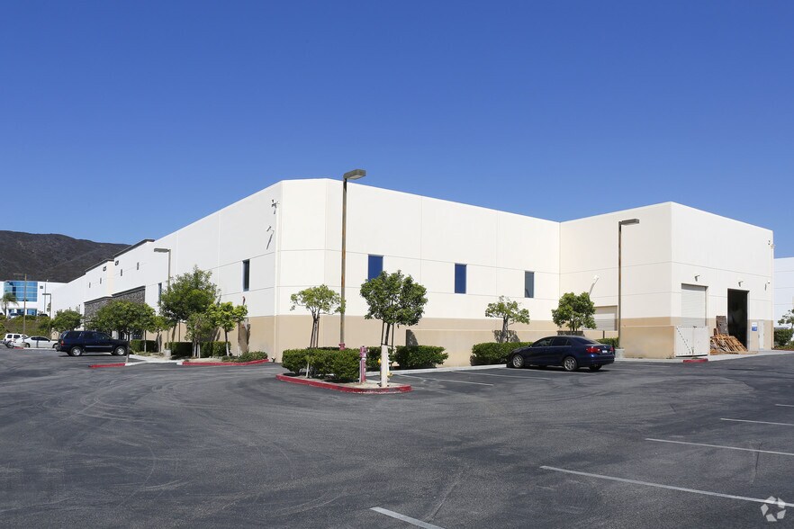 More Photos Of 42191 Zevo Dr, Temecula Warehouse For Lease