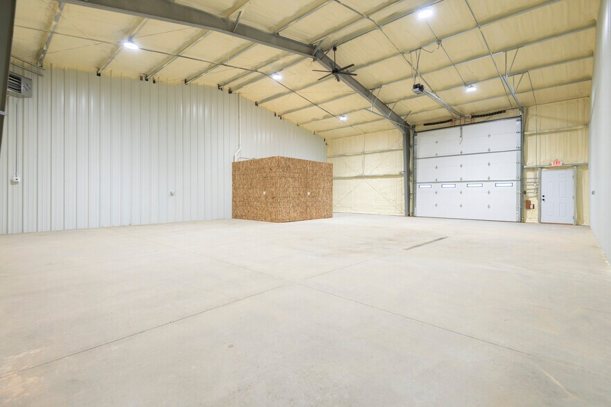 More Photos Of 2721 Wylie Dr, East Helena Flex For Sale