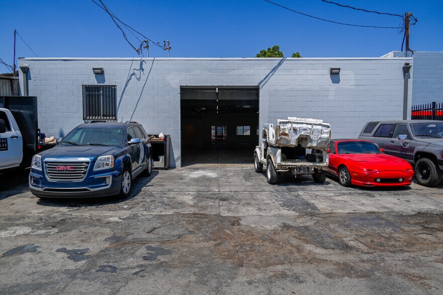 More Photos Of 16206 S Main St, Gardena Manufacturing For Lease