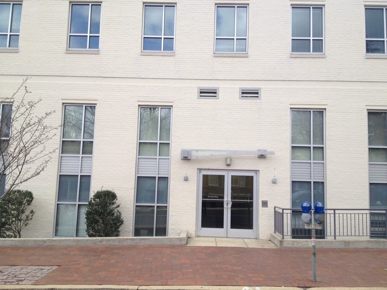 More Photos Of 804 Pershing Dr, Silver Spring Medical For Sale