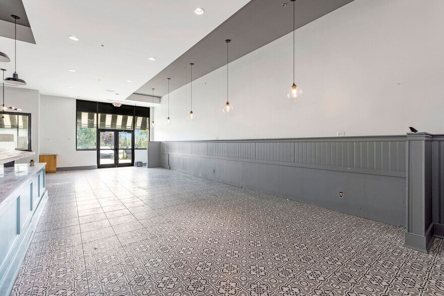 More Photos Of 9558 Civic Centre Blvd, West Chester Restaurant For Lease