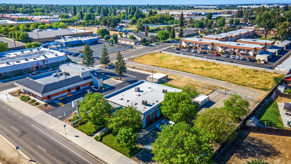 More Photos Of 5781 E Kings Canyon Rd, Fresno Medical For Sale