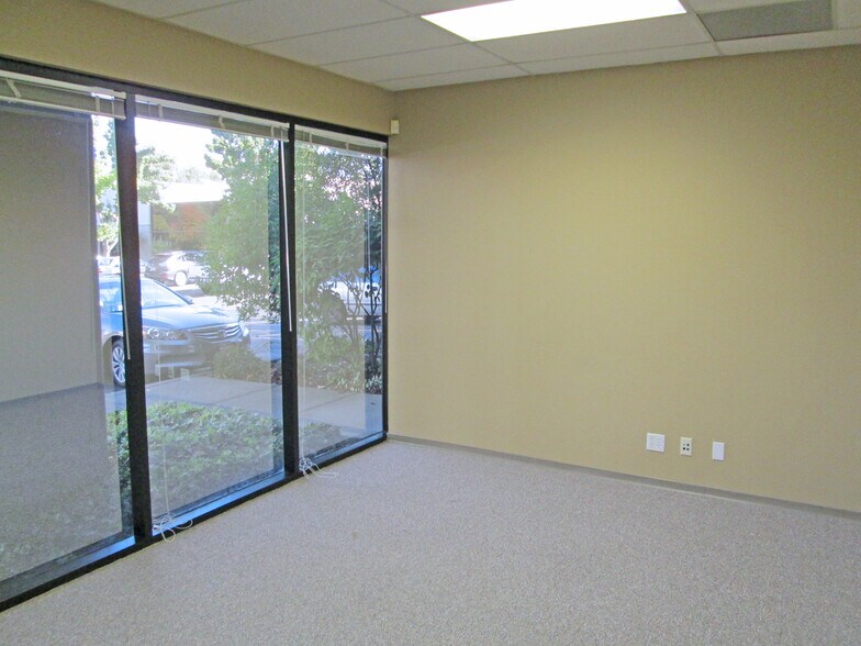 More Photos Of 5570 Skylane Blvd, Santa Rosa Office For Sale
