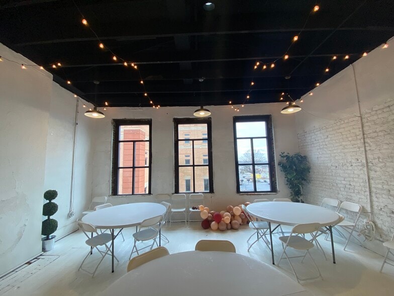 More Photos Of 122 W Whitner St, Anderson Storefront Retail Office For Lease