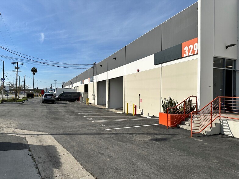 Primary Photo Of 301-445 N Figueroa St, Wilmington Warehouse For Lease
