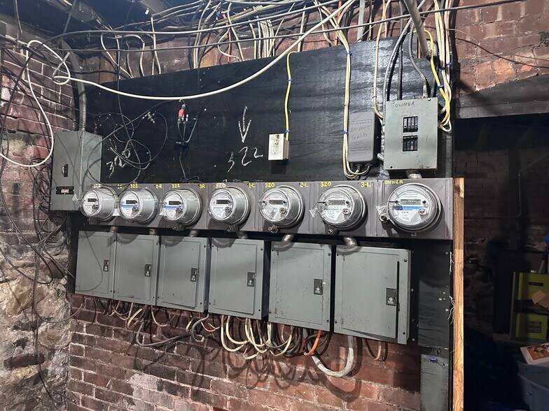 More Photos Of 320-322 Chestnut St, New Britain Apartments For Sale