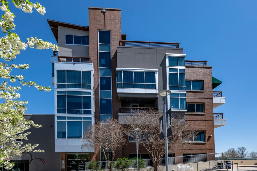 More Photos Of 5 W Mountain St, Fayetteville Apartments For Lease