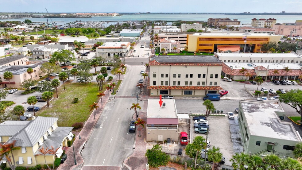 More Photos Of 129 N 5th St, Fort Pierce Storefront Retail Residential For Sale