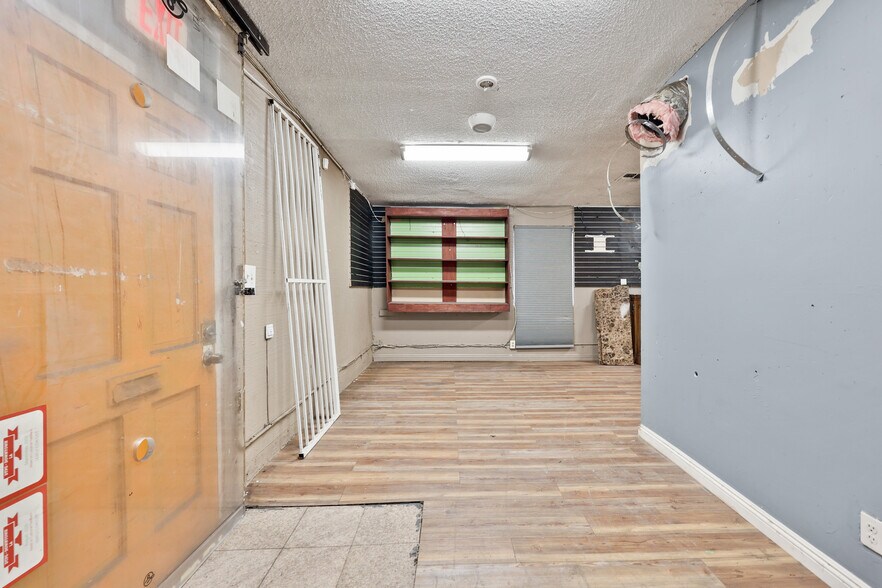 More Photos Of 310 N Long Beach Blvd, Compton Storefront Retail Office For Sale