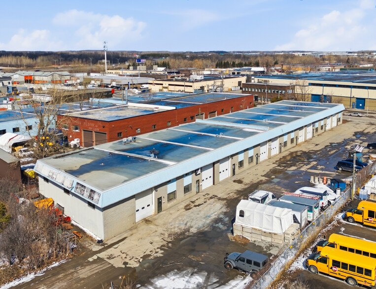 More Photos Of 1260 Av Laplace, Laval Industrial For Lease