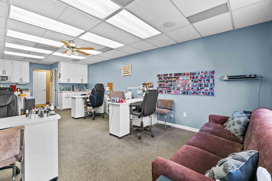 More Photos Of 2114 W Magnolia Blvd, Burbank Storefront For Sale