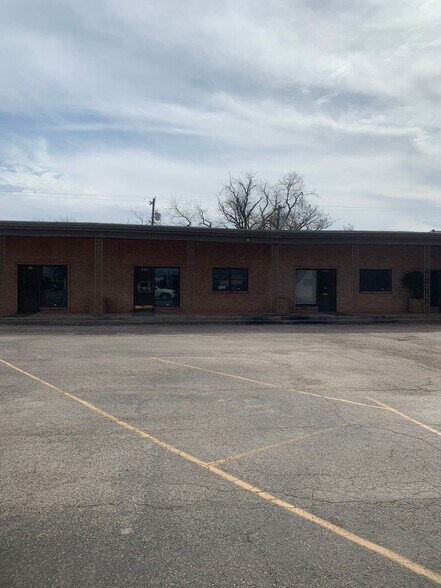 More Photos Of 270 S Leggett Dr, Abilene Office For Sale