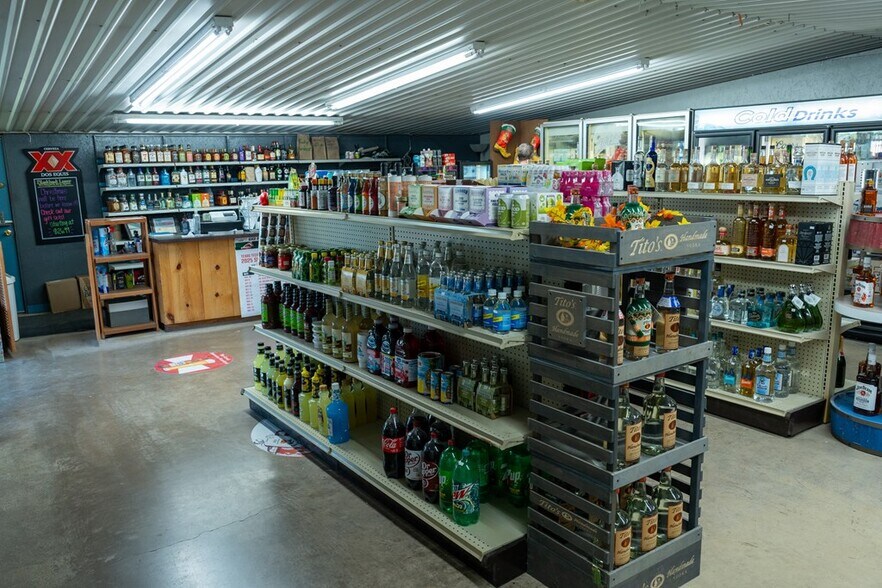 More Photos Of 111 S Hickory Hill Rd, Ballinger General Retail For Sale