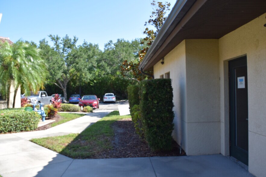 More Photos Of 421 Commercial Ct, Venice Loft Creative Space For Lease