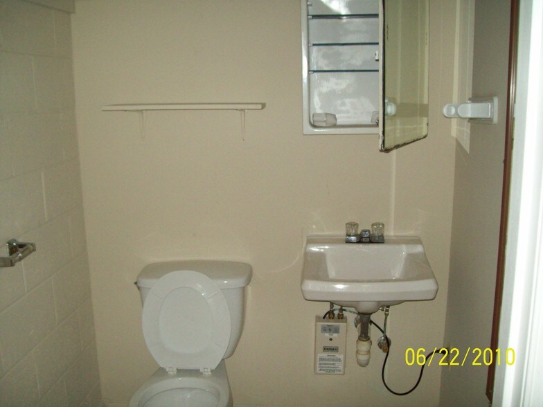 More Photos Of 700 Ritchie Rd, Capitol Heights Light Manufacturing For Lease