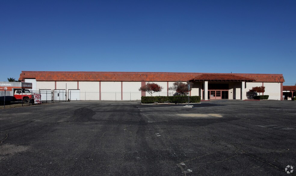 More Photos Of 32391 Riverside Dr, Lake Elsinore General Retail For Lease