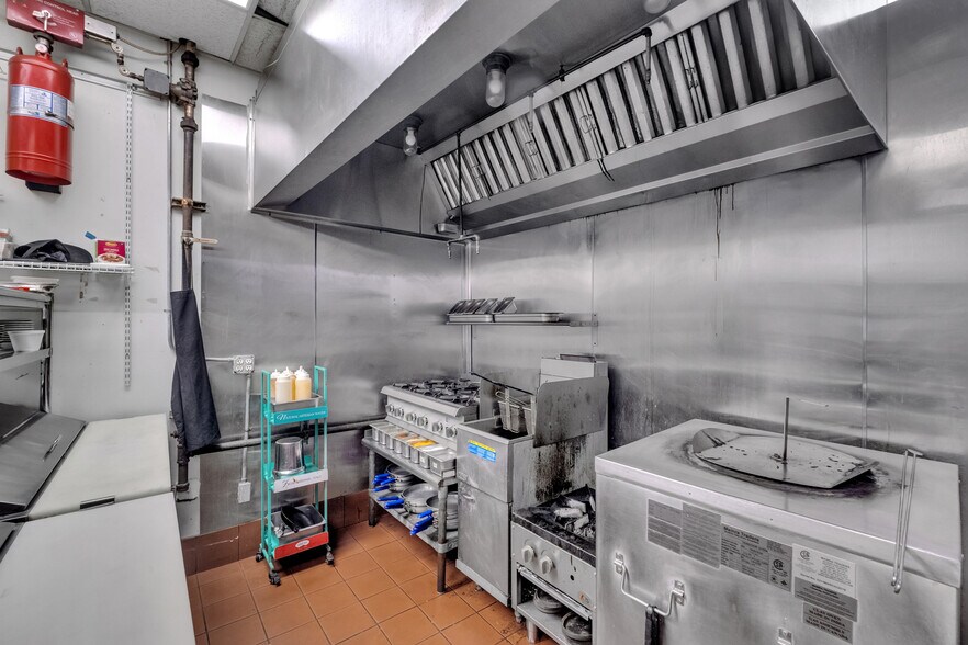 More Photos Of 646 Ne 79th St, Miami Restaurant For Sale