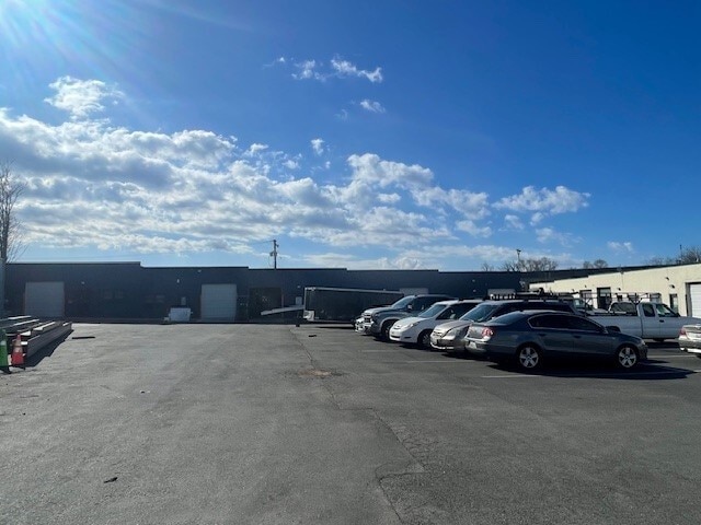 More Photos Of 4125-4147 Hayward Ave, Baltimore Warehouse For Lease