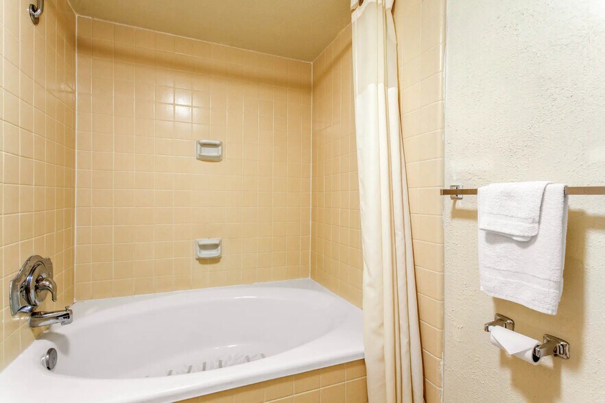 More Photos Of 245 E Wendover Blvd, Wendover Hotel For Sale
