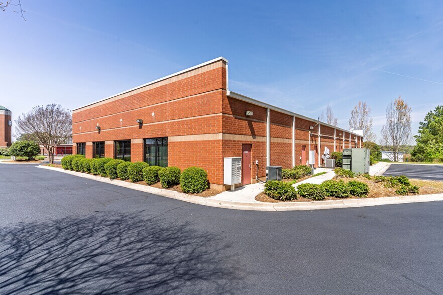 More Photos Of 9000 Peridot Pky, Stockbridge Unknown For Lease