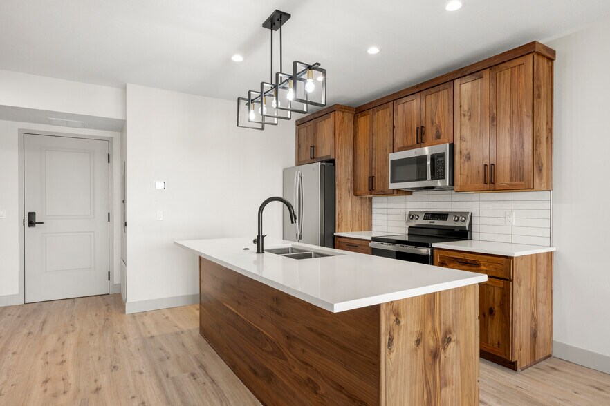 More Photos Of 45 E 150 S, Garden City Apartments For Sale