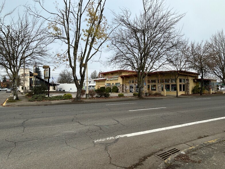 More Photos Of 722 S A St, Springfield Freestanding For Sale