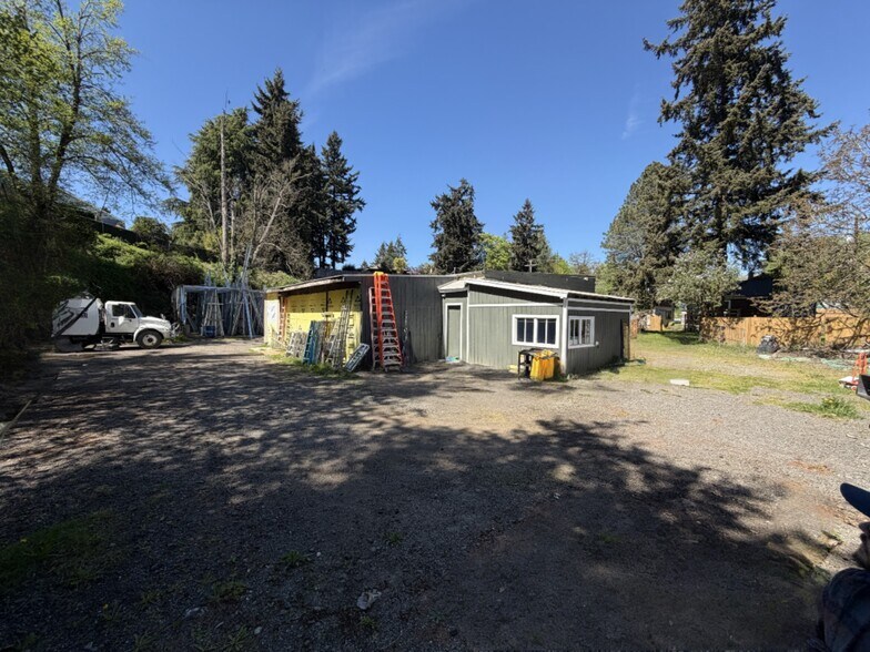 More Photos Of 1407 S 129th St, Burien Flex For Lease