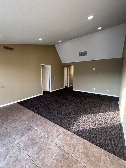 More Photos Of 4911-4915 Illinois Rd, Fort Wayne Office For Lease
