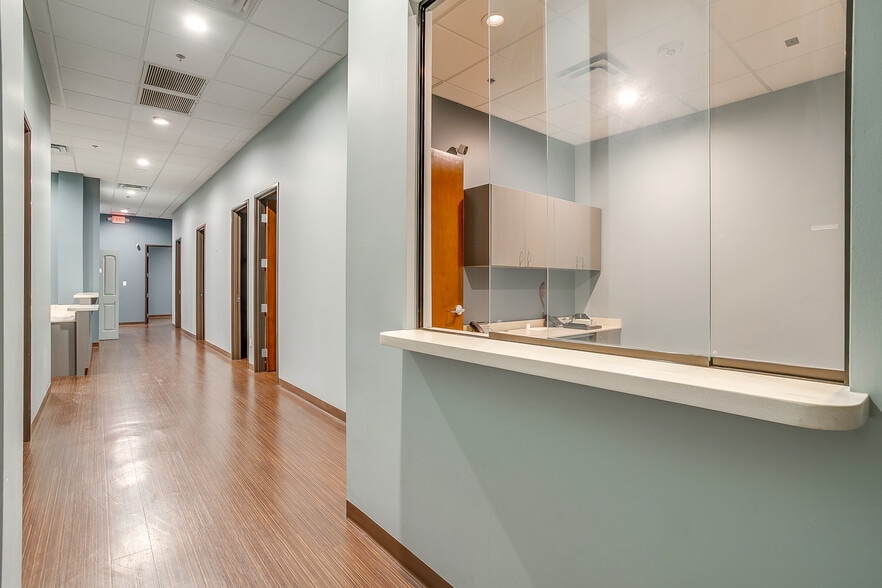 More Photos Of 221 Regency Pky, Mansfield Medical For Lease