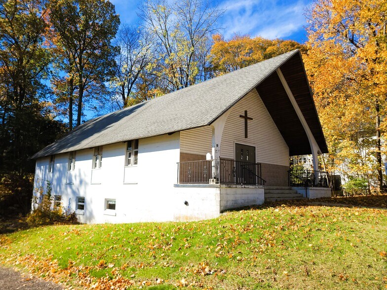 More Photos Of 96 Lewiston Ave, Willimantic Religious Facility For Sale