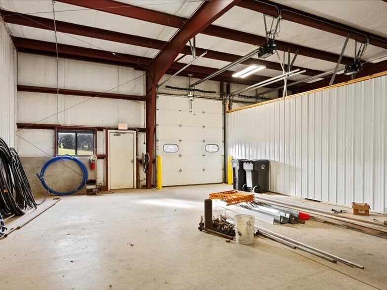 More Photos Of 403 S 4th Ave, Saint Nazianz Service For Sale