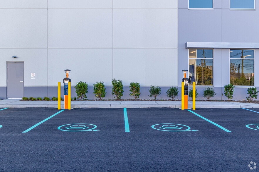 More Photos Of 925 Newark Ave, Elizabeth Unknown For Lease