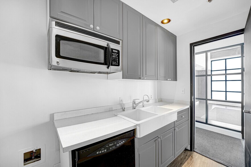 More Photos Of 219-231 Arizona Ave, Santa Monica Loft Creative Space For Lease