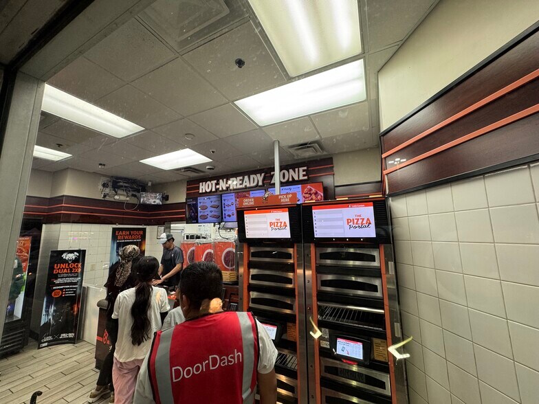 More Photos Of 1075 E Pacific Coast Hwy, Long Beach Storefront Retail Office For Sale